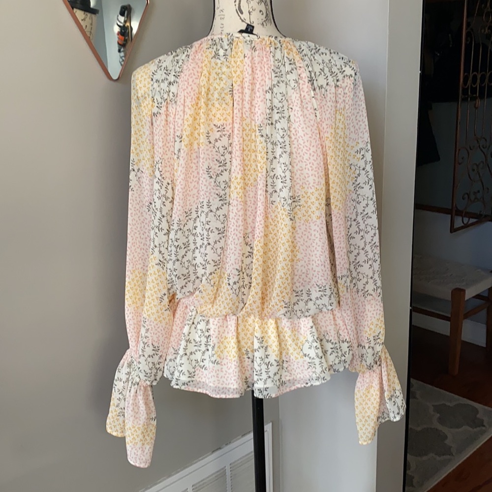 Patterned flowy blouse - Picture 4 of 7